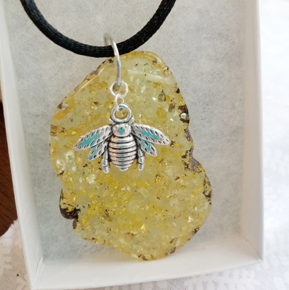 Craftywife Jewelry - Honey Bee & Faux Amber Necklace
